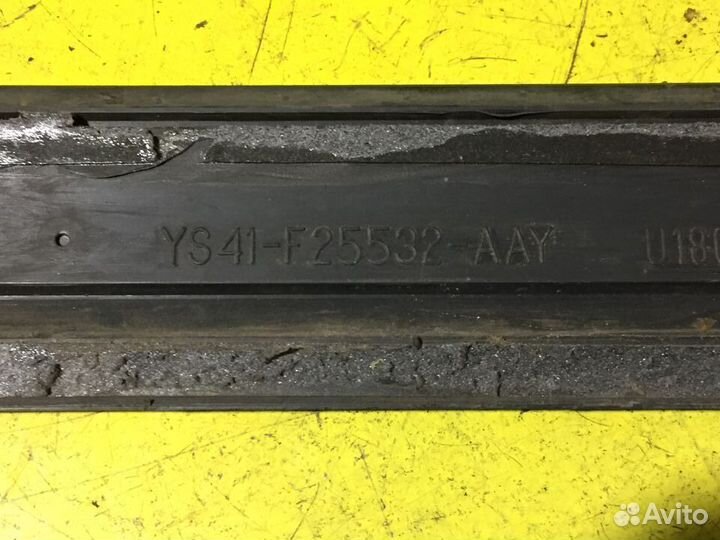 Молдинг двери задней правой Фокус Ford Focus 1