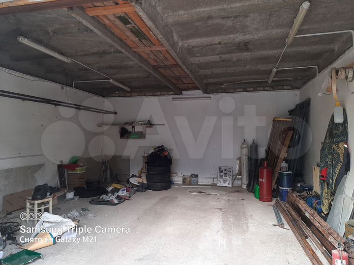 Гараж, > 30 м²