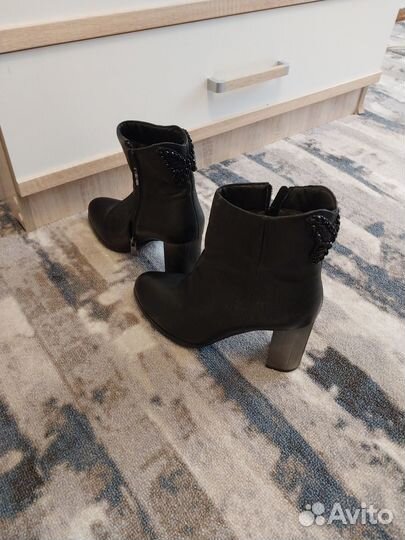 Ботинки женские 39 размер