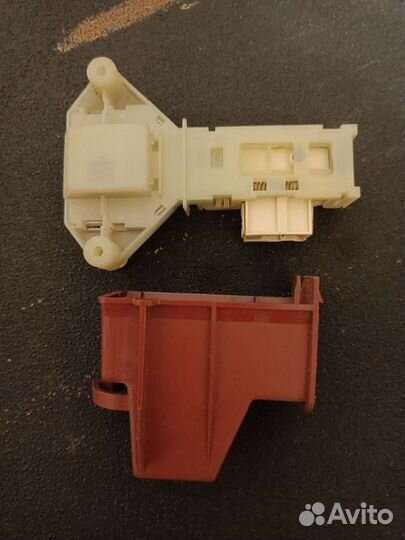 Устройство блокировки люка