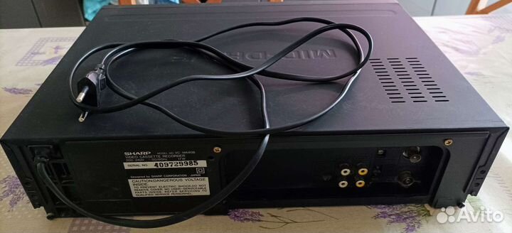 Видеомагнитофон Sharp VC-MA40B