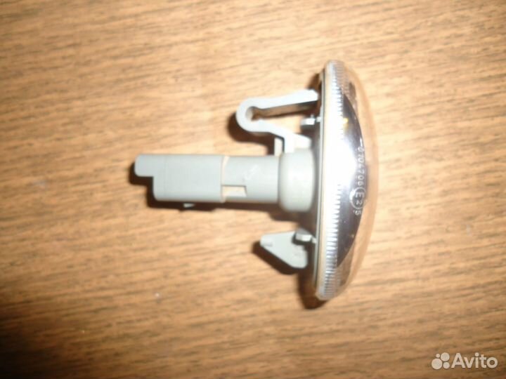 Повторитель правый Peugeot 1007