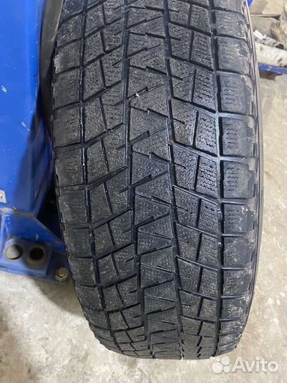 Bridgestone Blizzak DM-V1 245/75 R17