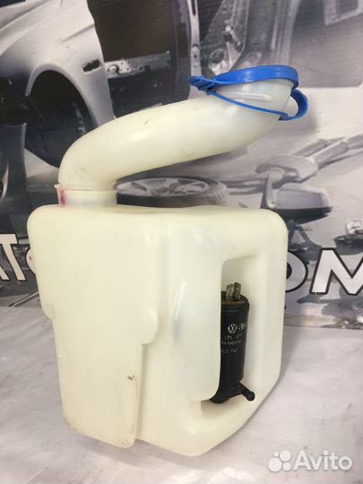 Бачок омывателей Audi A6 C4