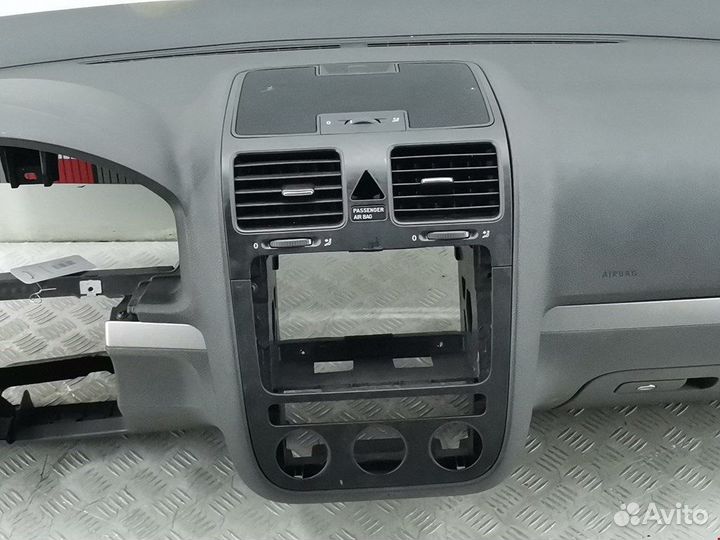 Торпедо (панель передняя) для Volkswagen Golf 5