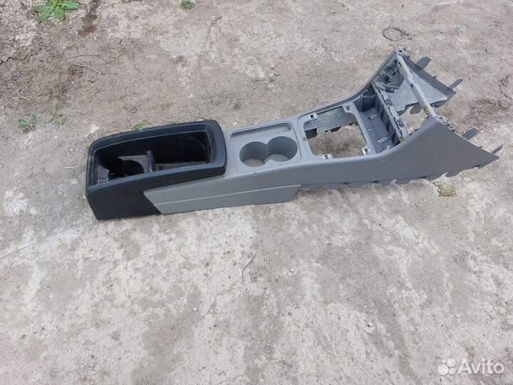 Консоль центральная Volkswagen Passat B6