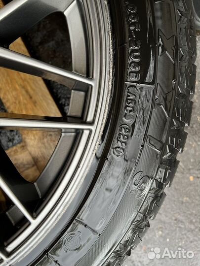 Maxxis SP02 Arctic Trekker 255/45 R19