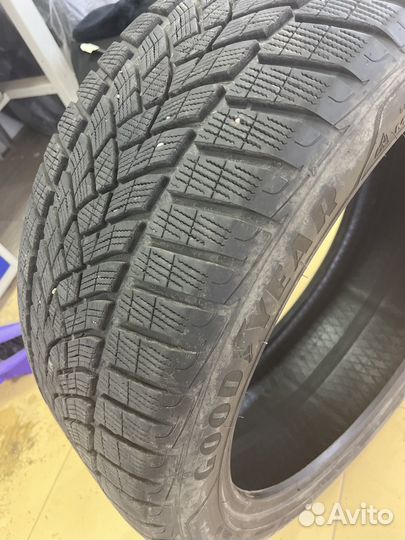 Goodyear UltraGrip Performance+ 275/40 R22 107V