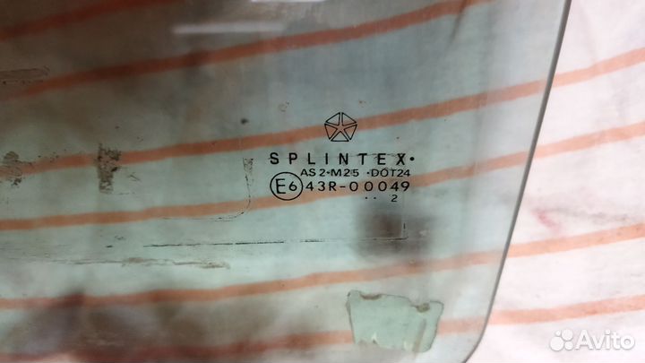 Стекло переднее левое