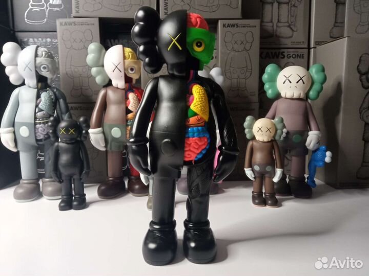 Коллекционная игрушка kaws
