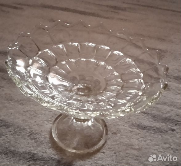 Посуда СССР:ваза стеклянная на ножке