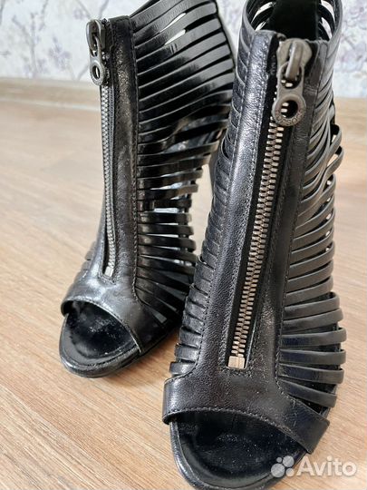 Ботильоны босоножки гладиаторы на каблуке черные