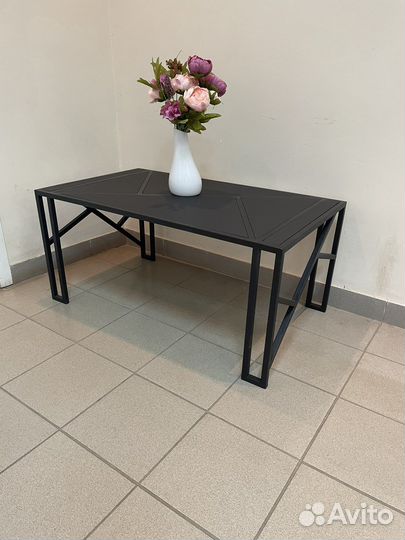 Журнальный столик