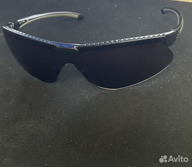 Спортианые очки adidas