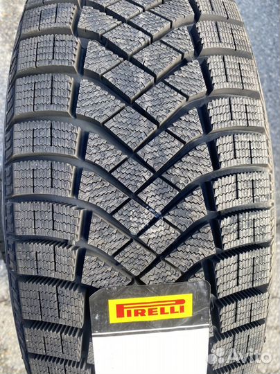 Pirelli Ice Zero FR 215/55 R18 99H