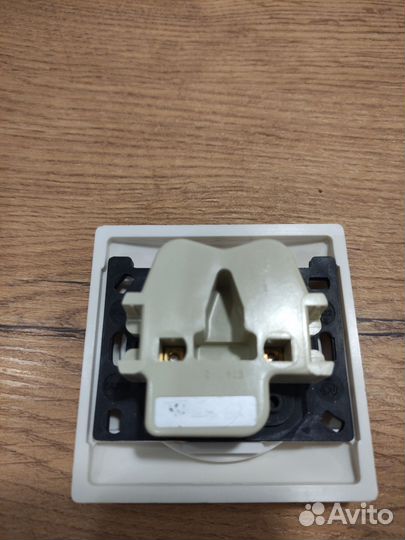 Розетка и вилка для плиты Legrand