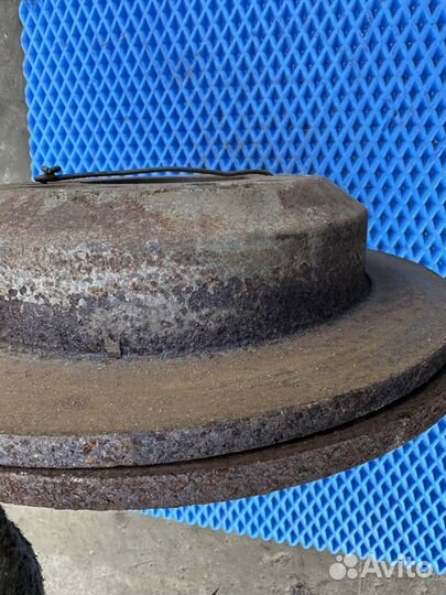 Задние тормозные диски Kia Carnival 2