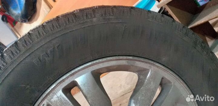 Hankook Winter I'Pike 215/65 R16