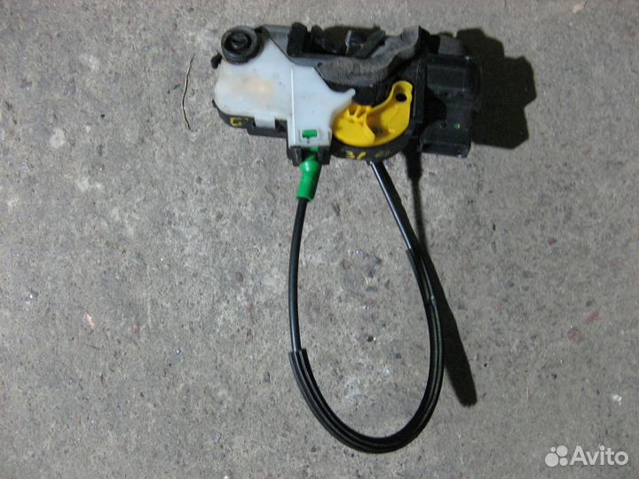 Замок двери задней левой Opel Insignia I (2008—2013)