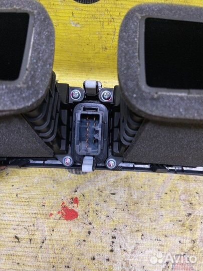 Центральная консоль Kia Rio G4FA 2015