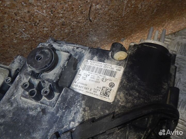 Фара левая Volkswagen Tiguan