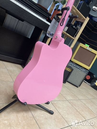 Акустическая гитара