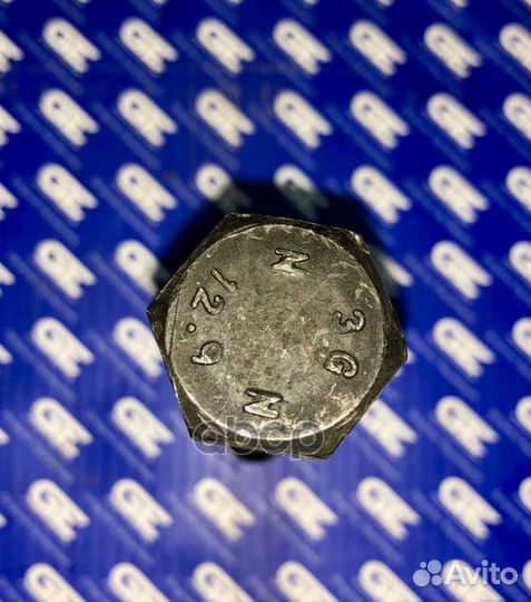 Болт крепления траверсы Scania OE: 1746111 30.0043