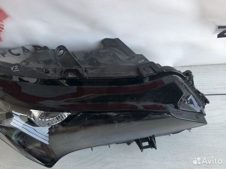 Lexus NX Фара правая