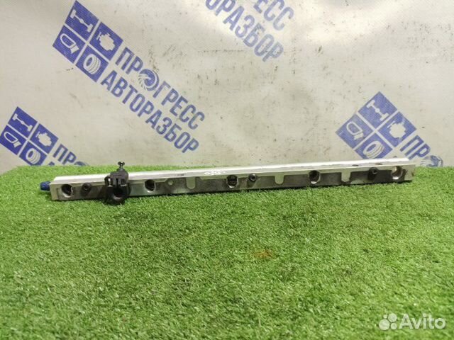 Топливная рампа Volvo S40 седан 2.4 B5244S 2008