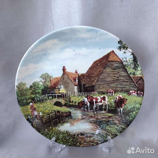 Тарелки настенные Англия Wedgwood Michael Herring