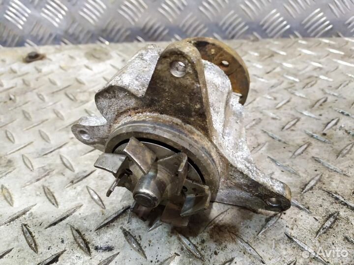 Насос водяной помпа Discovery iii 2004-2009