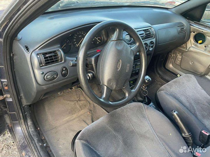 Кузов по частям Ford Escort 1.8Д