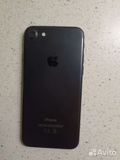 Телефон iPhone 7