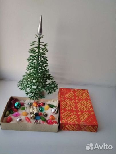 Ёлка малютка с игрушками из СССР