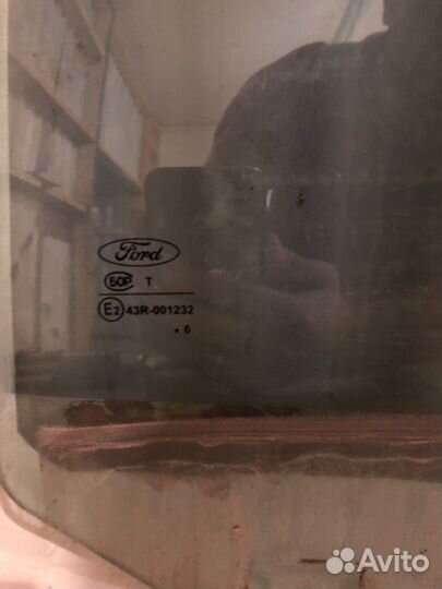 Заднее правое боковое стекло Ford Focus 2 хэтчбек