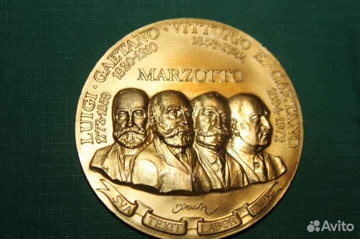 Юбилейная настольная медаль 150 лет фирме Марзотто