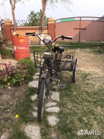 Электрический трёхколёсный велосипед