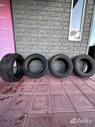 Gislaved Nord Frost 200 225/60 R17