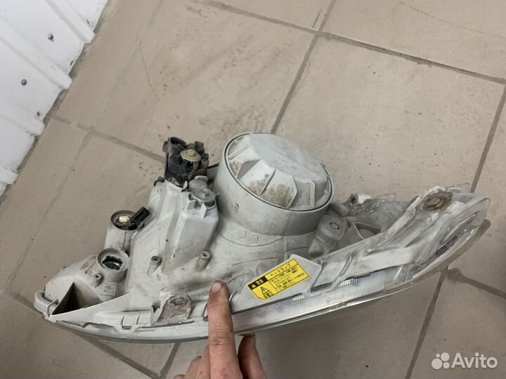 Фары ксенон Toyota Allion 240