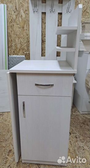 Маникюрный стол. Возможна доставка