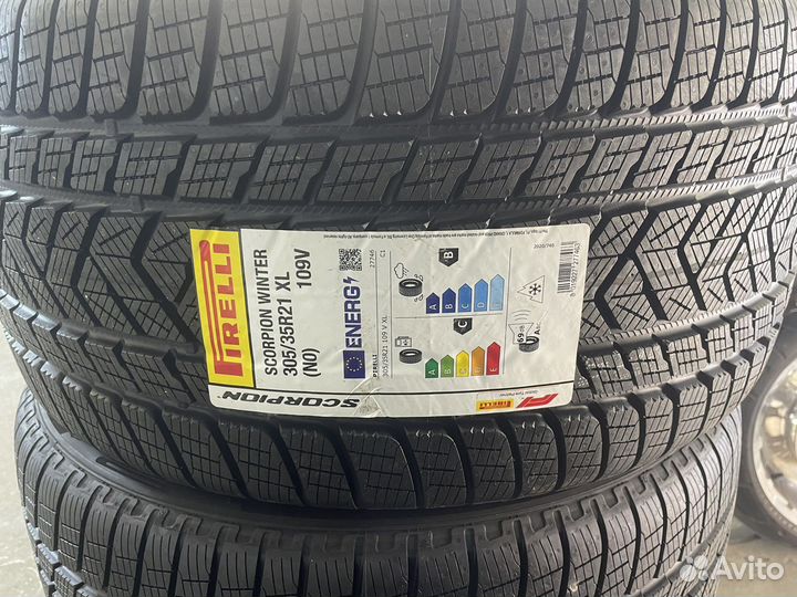 Pirelli Scorpion Winter 275/40 R21 и 305/35 R21
