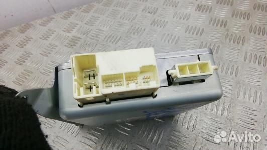 Блок управления toyota avensis T27 (98S15NC01)