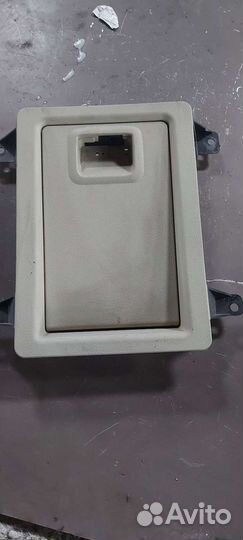 Накладка заднего дивана на Nissan Fuga