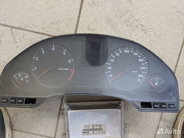 Блок управления двигателем от Audi A8 D2