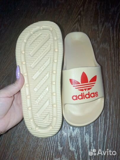 Шлепанцы