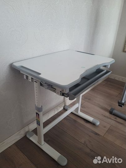 Детский столик и стул бу