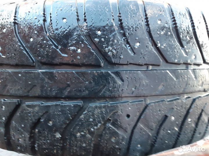 Bridgestone Ice Cruiser 7000 215/60 R16