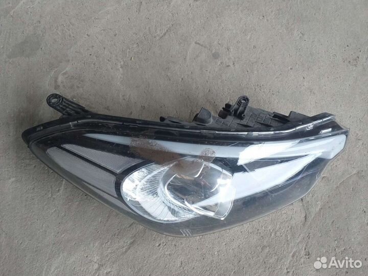 Фара правая Kia Cerato 3 галоген дефект