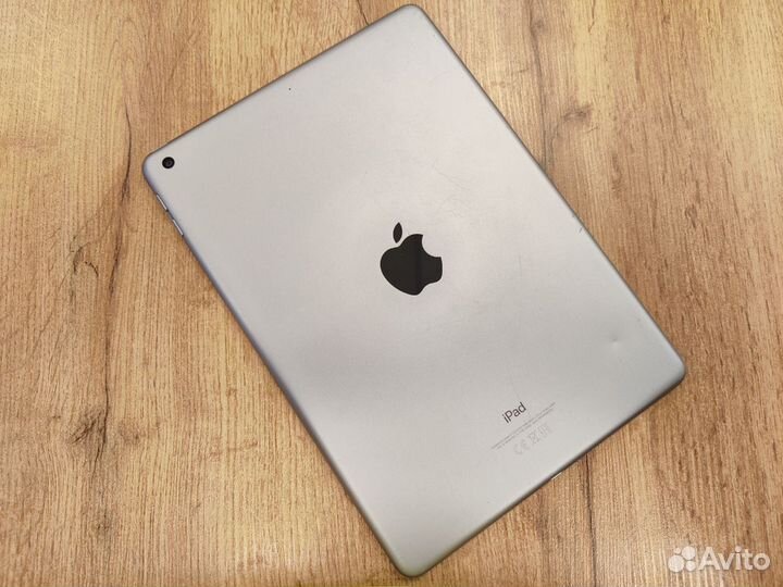 Планшет Apple iPad 6 2018 Wi-Fi 32 гб (Серый) Б/У