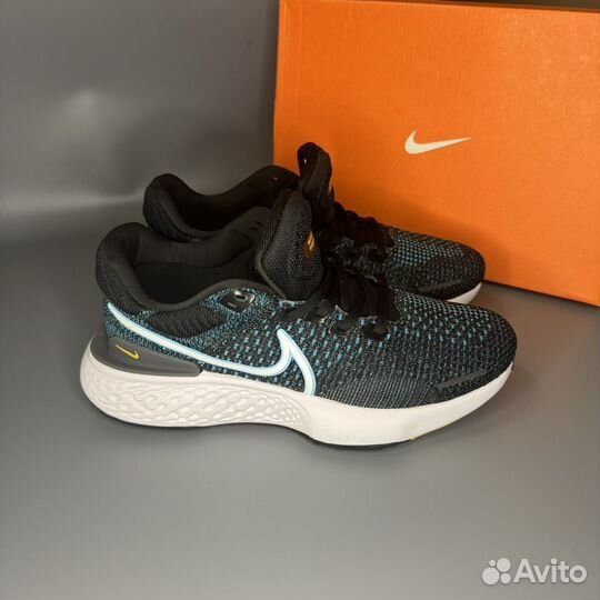 Кроссовки Nike Zoom Invincible Run FlyKnit